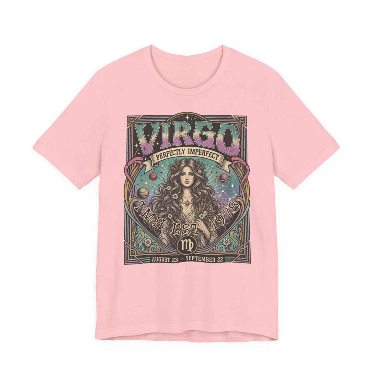 Gepersonaliseerd Virgo T-shirt met astrologisch vintage design, sterrenbeeld Maagd, naam en geboortejaar — uniek shirt voor Virgo’s en astrologieliefhebbers.